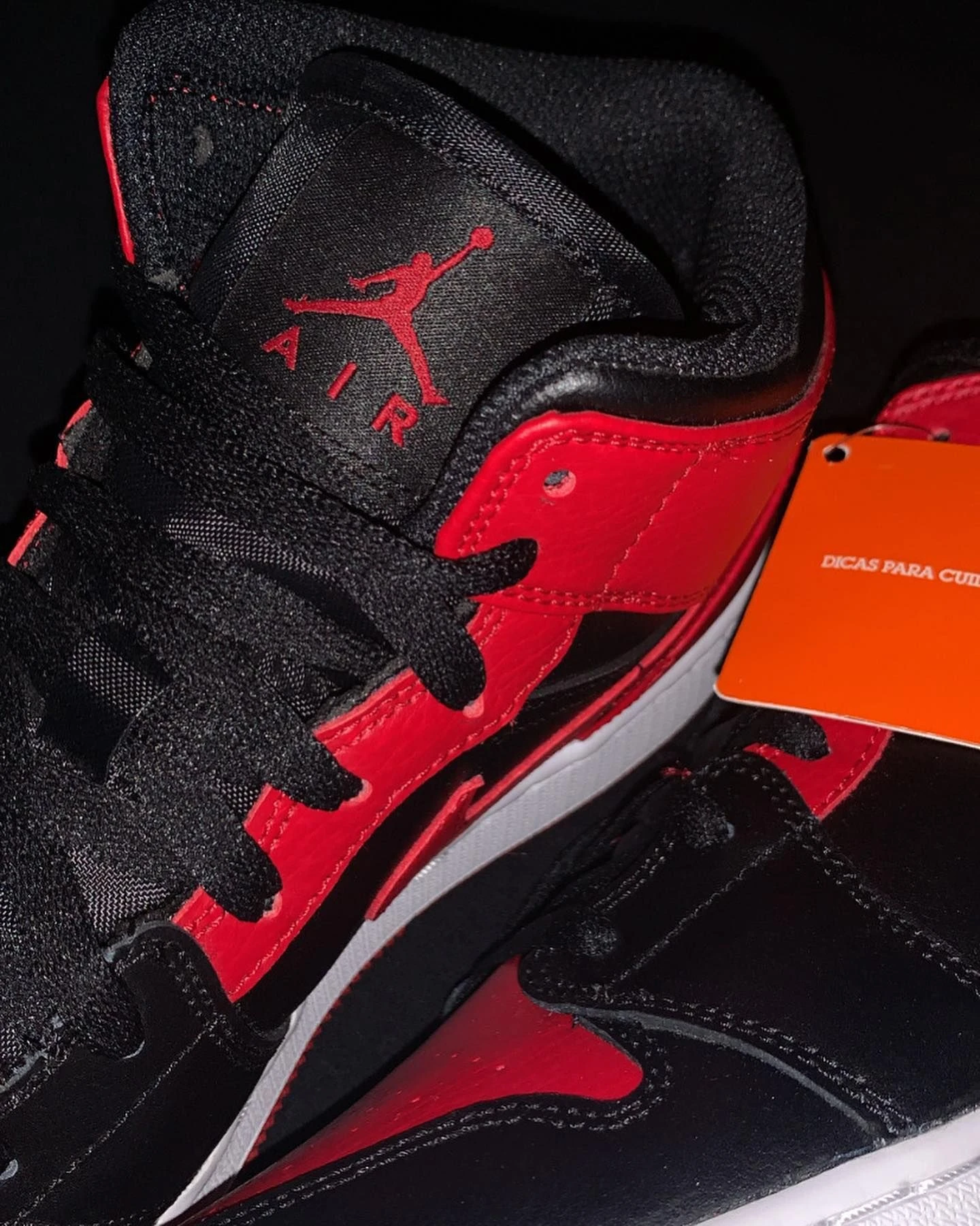Air jordan 1 mid OG Banned - 5