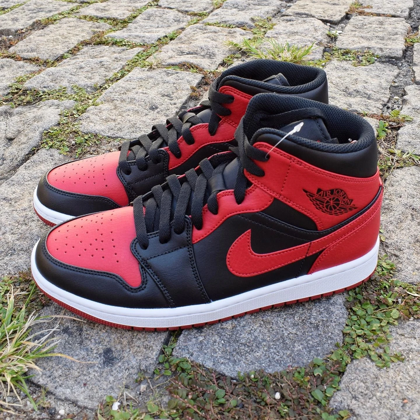 Air jordan 1 mid OG Banned - 8