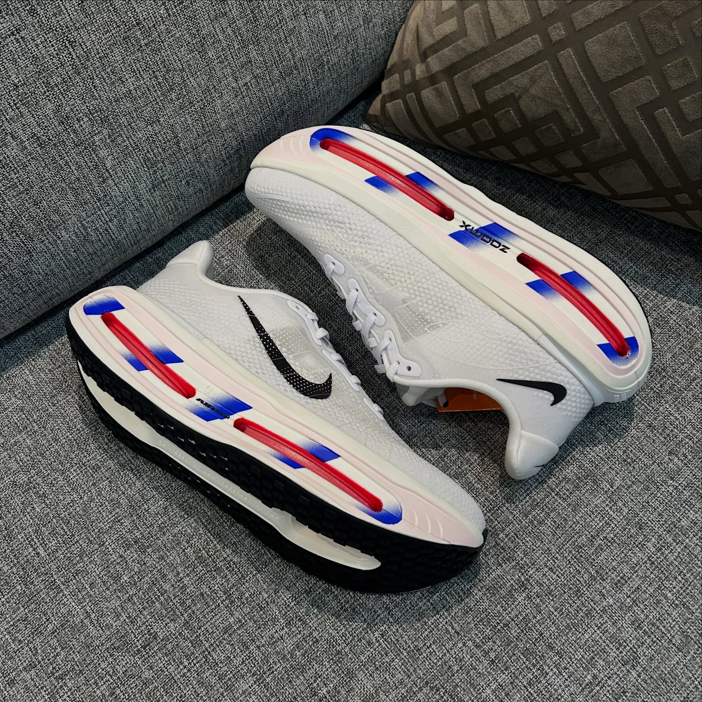 Nike vomero white racer BLUE crissom - 2