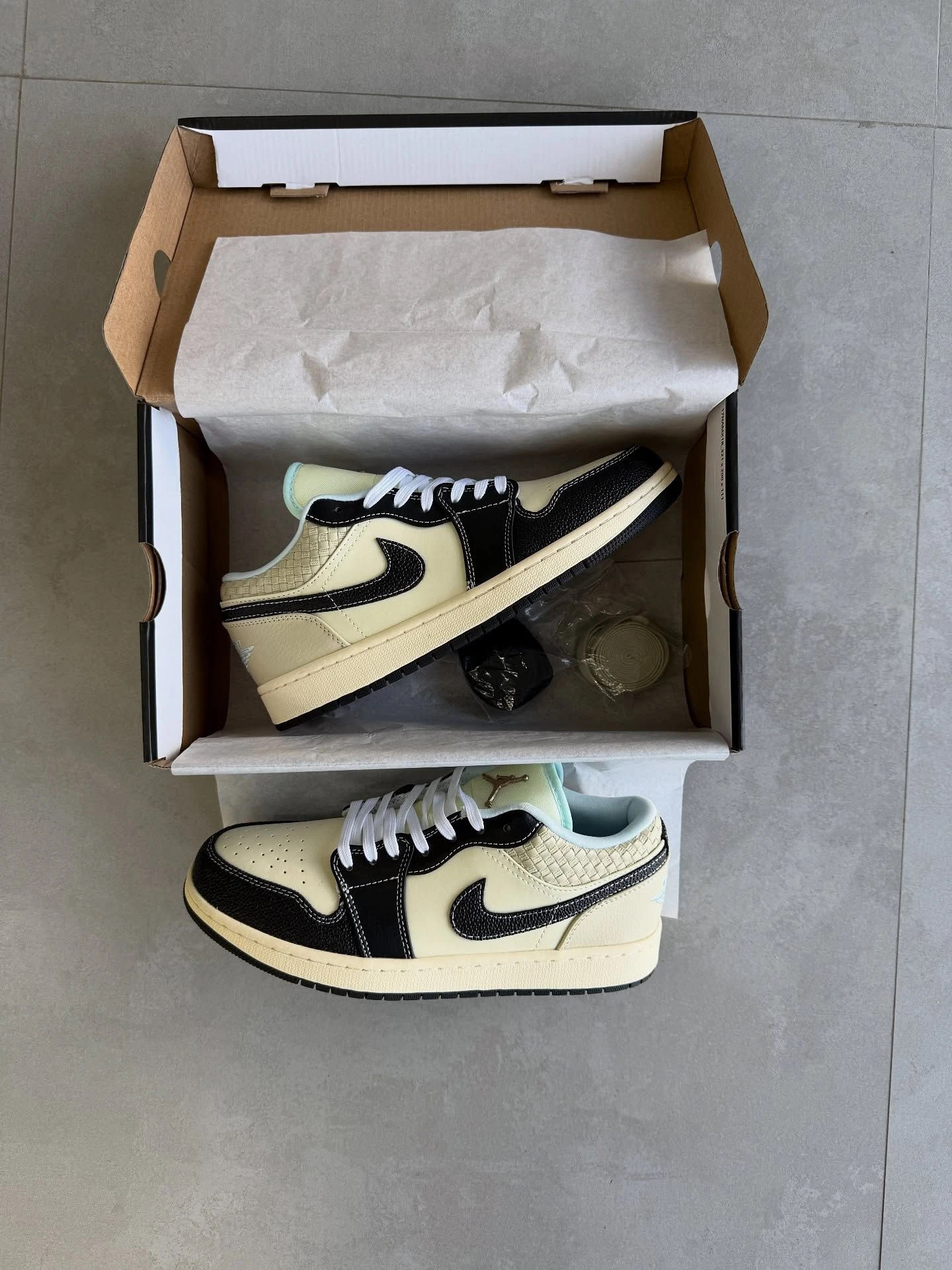 Air Jordan coconut milk  - 2