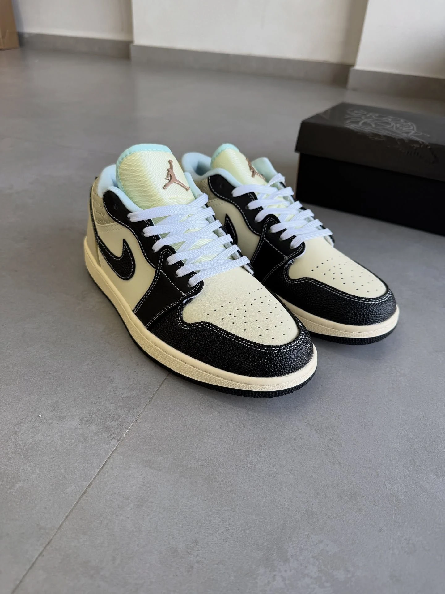 Air Jordan coconut milk  - 3