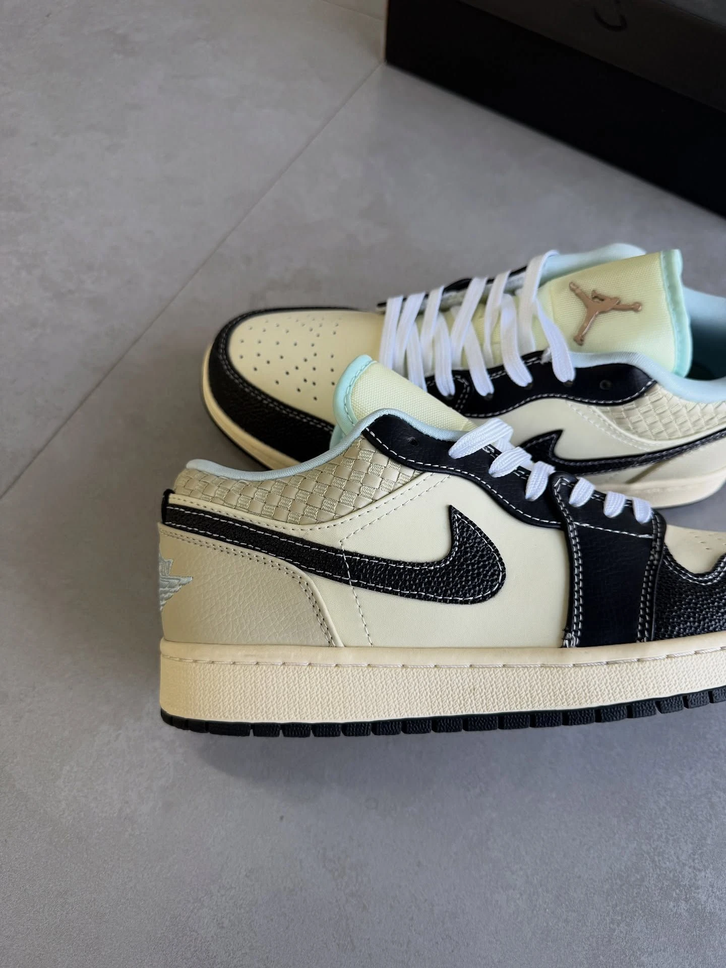 Air Jordan coconut milk  - 5