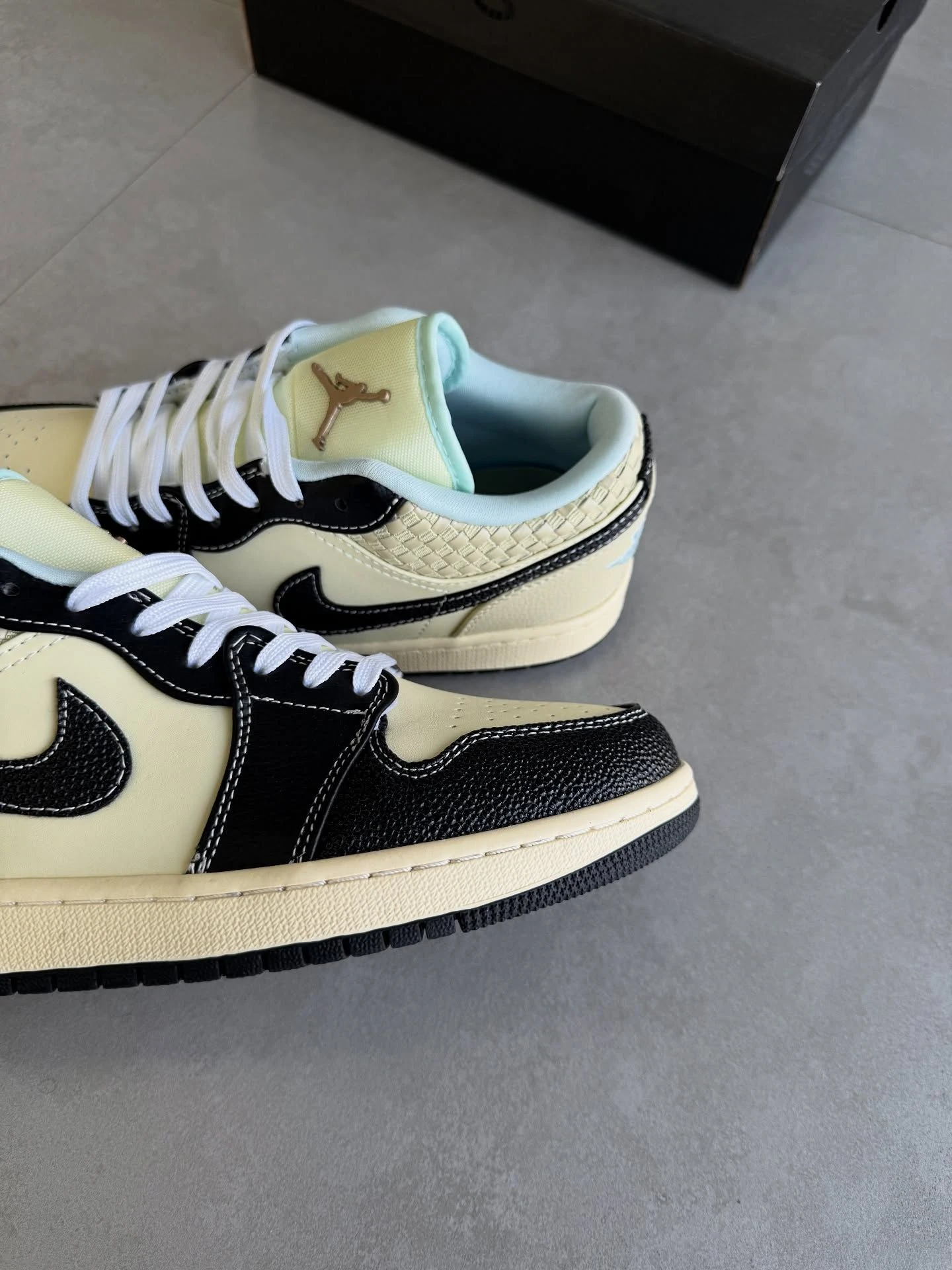 Air Jordan coconut milk  - 6