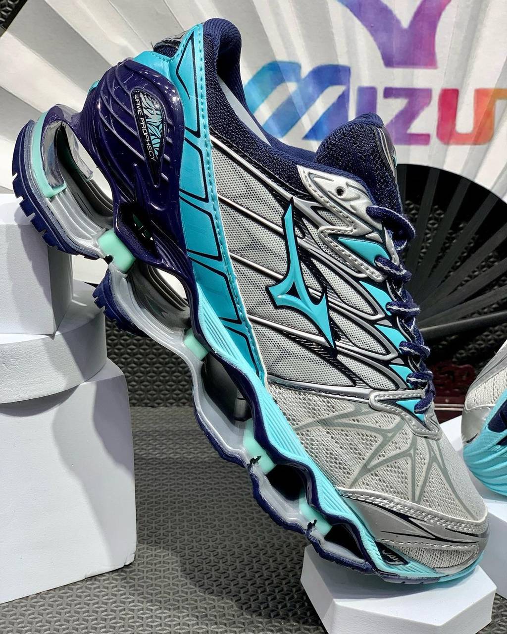 tênis Mizuno Prophecy 7 cinza e verde
