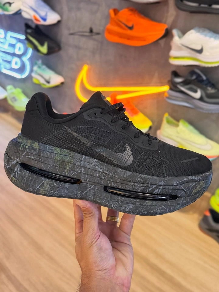 Nike vomero preto rajado - 1