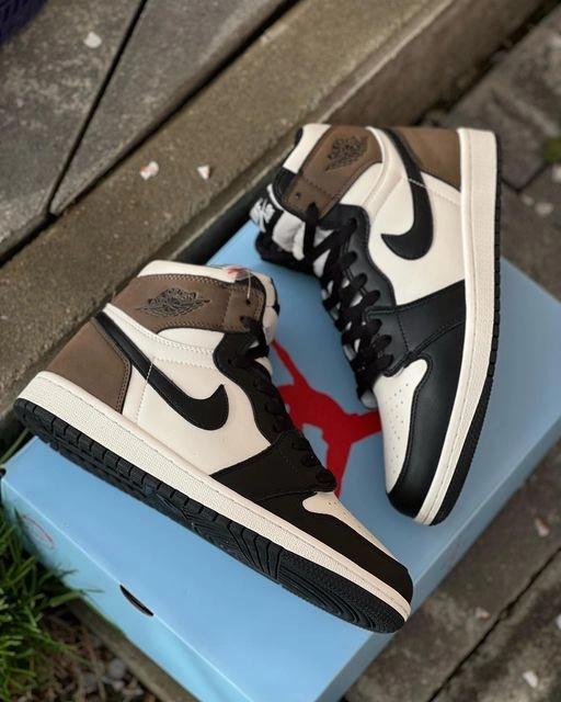 Air Jordan 1 mocha