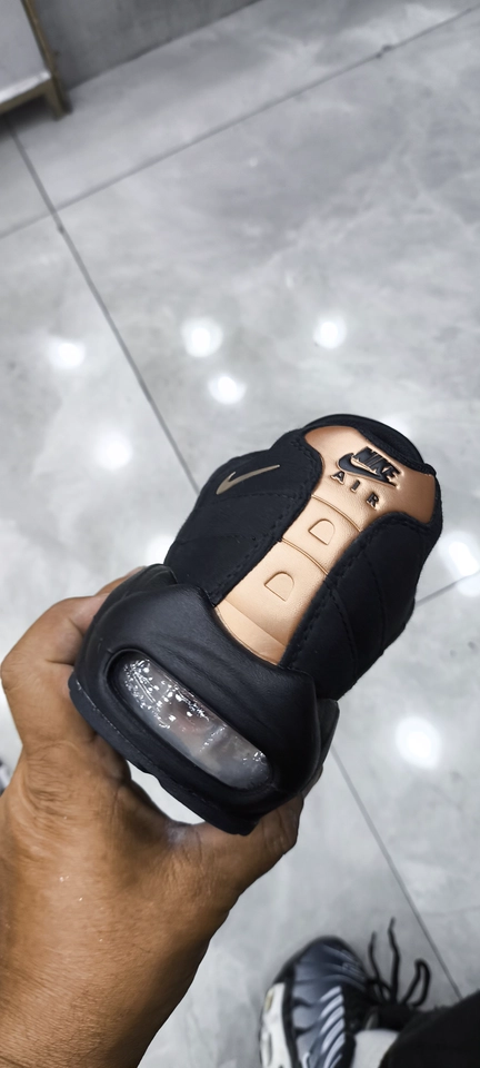 Nike 95 preto e ocre  - 4