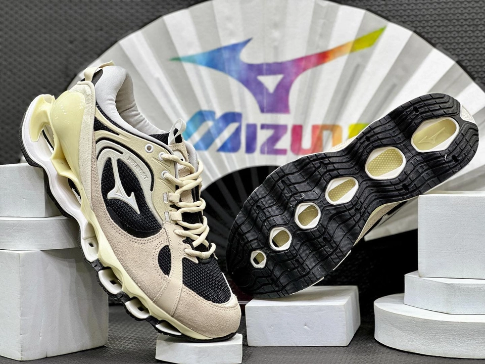 Mizuno beta 2 preto e creme - 2