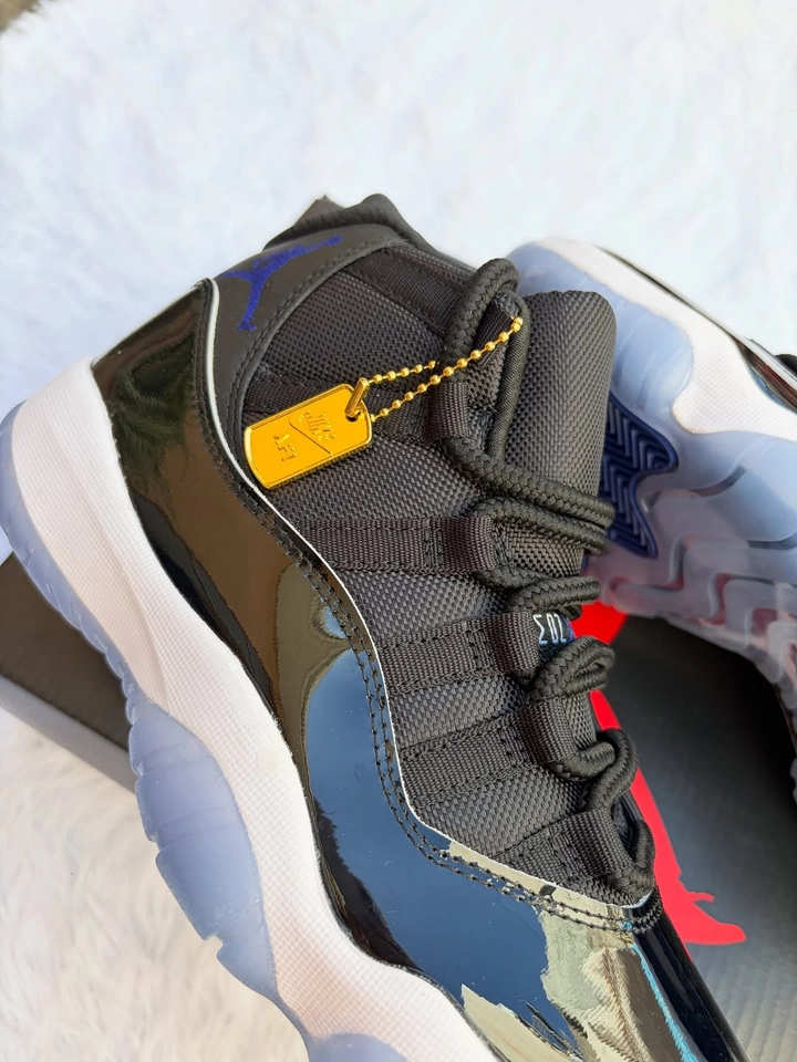 Air Jordan 11