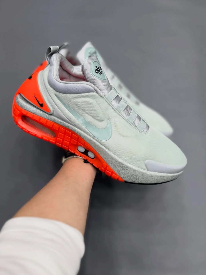 Nike adapt - 1