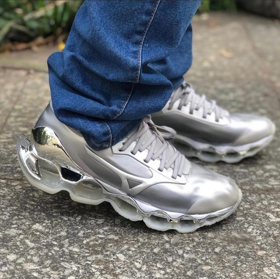 Mizuno Sorayama prata - 2