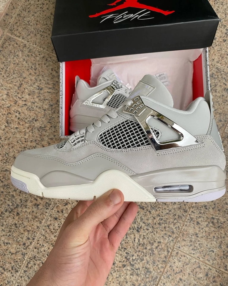 Air Jordan 4  Frozen Moments - 1