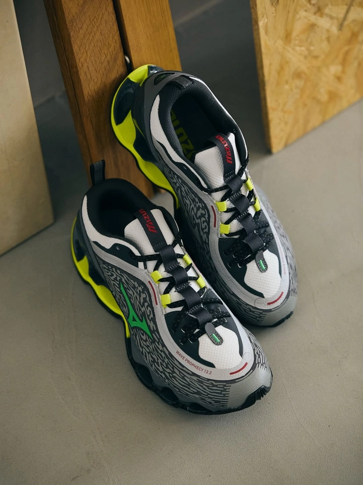Mizuno 13.2 cinza e verde - 3