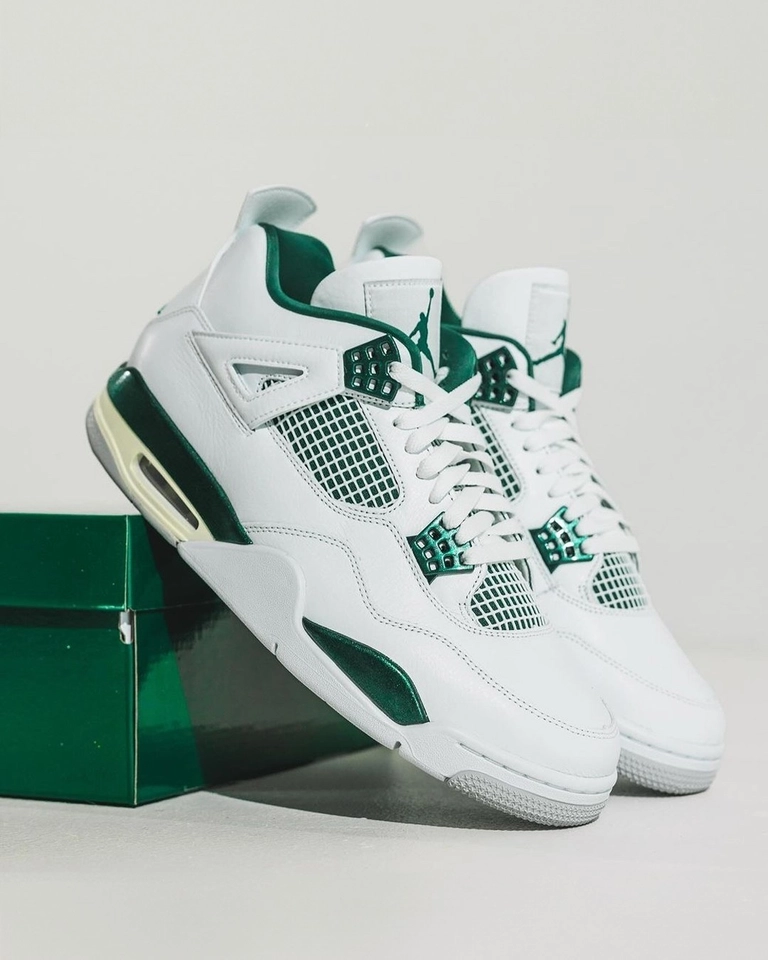Air Jordan 4 - 6