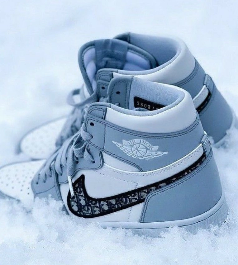 Air Jordan 1 Dior - 4