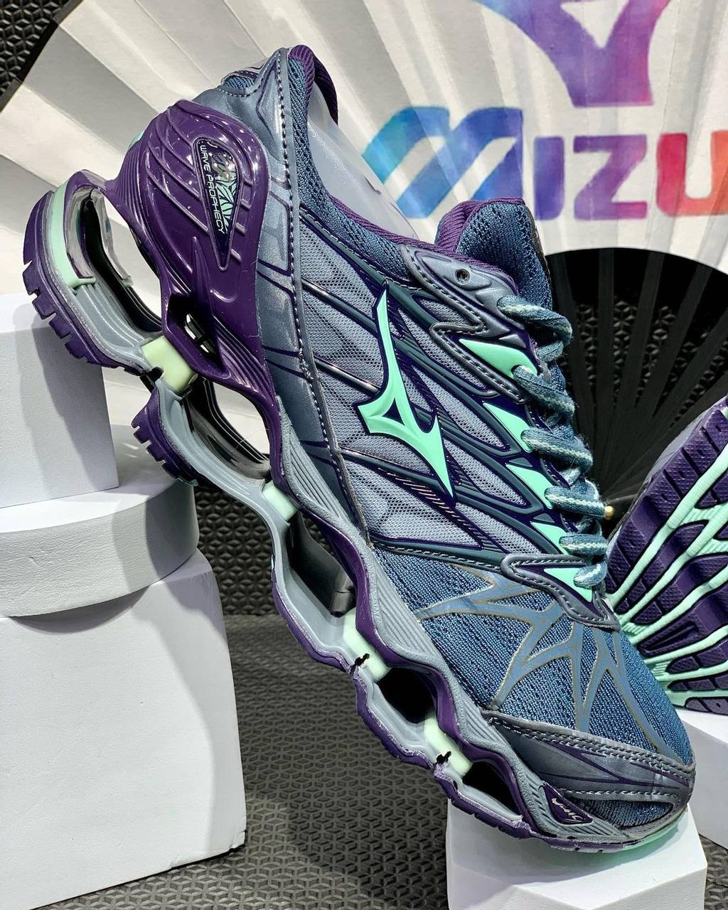 tênis Mizuno Prophecy 7 cinza e verde
