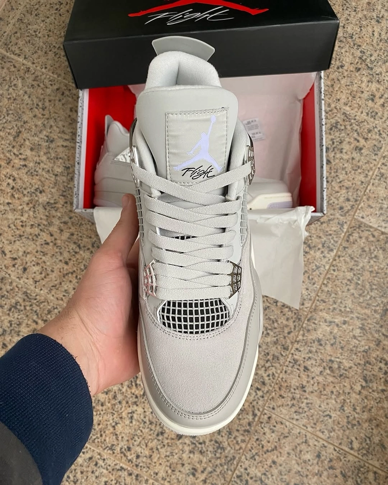 Air Jordan 4  Frozen Moments - 2