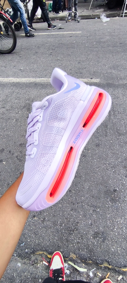 Nike  vomero 2026 - 4
