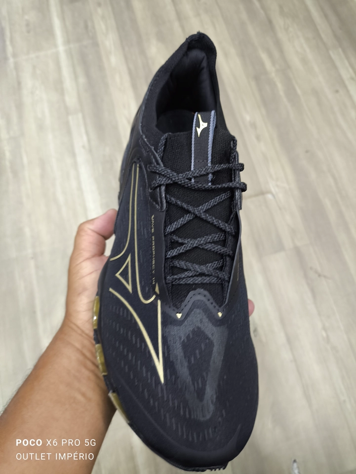 Mizuno prophecy 14 preto e dourado  - 4