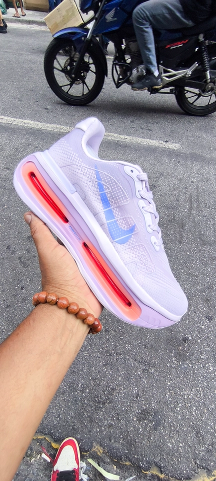 Nike  vomero 2026 - 2