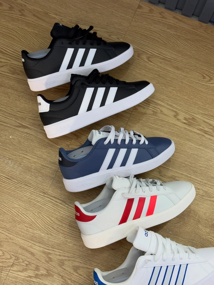Adidas Court