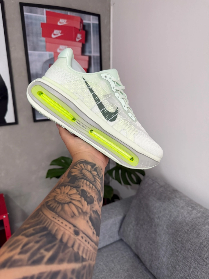 Nike Vomero - 3