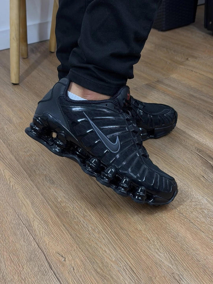 Nike Shox 12 molas preto