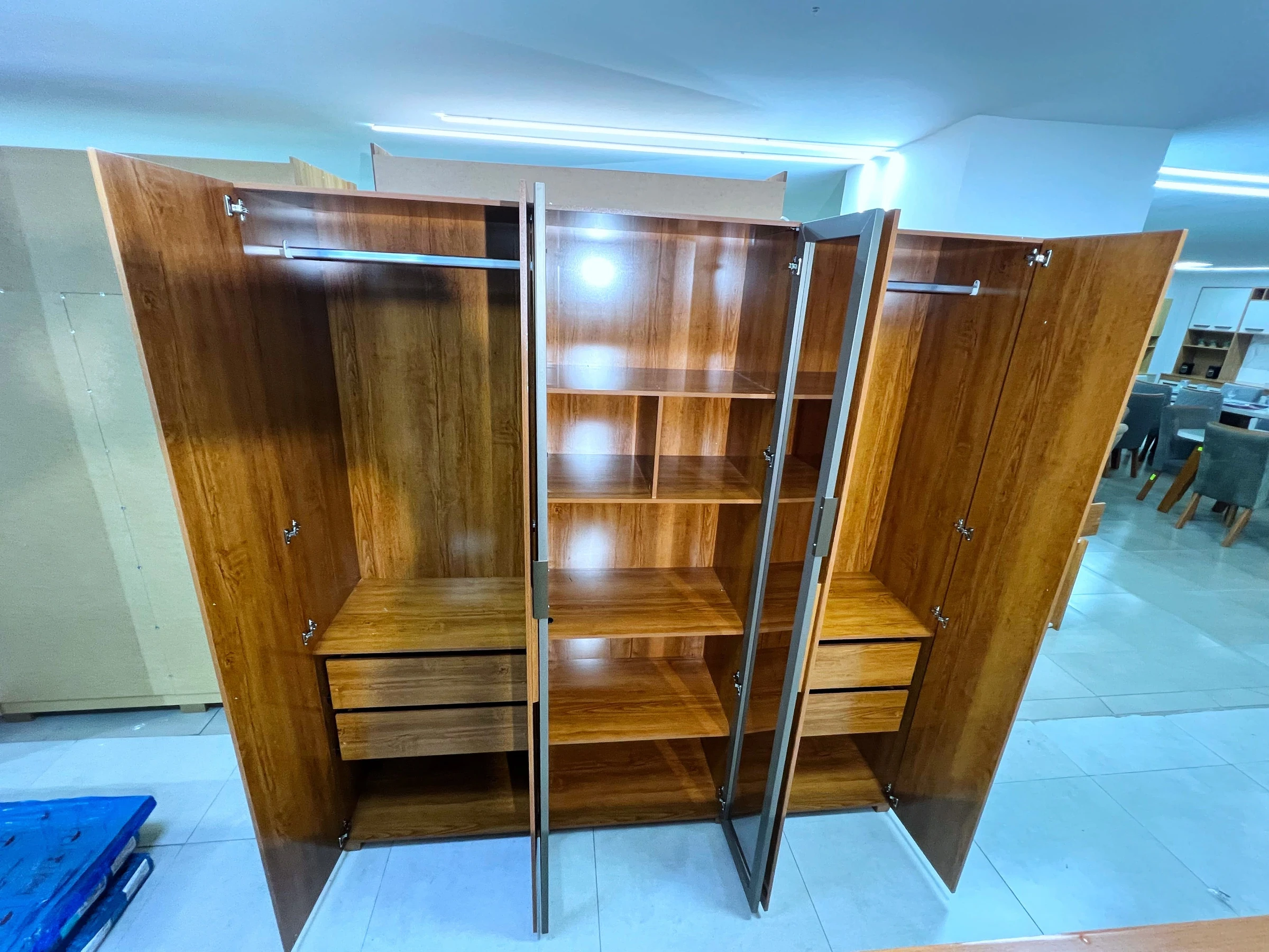 ROUPEIRO ROSSI – 100% MDF - 2