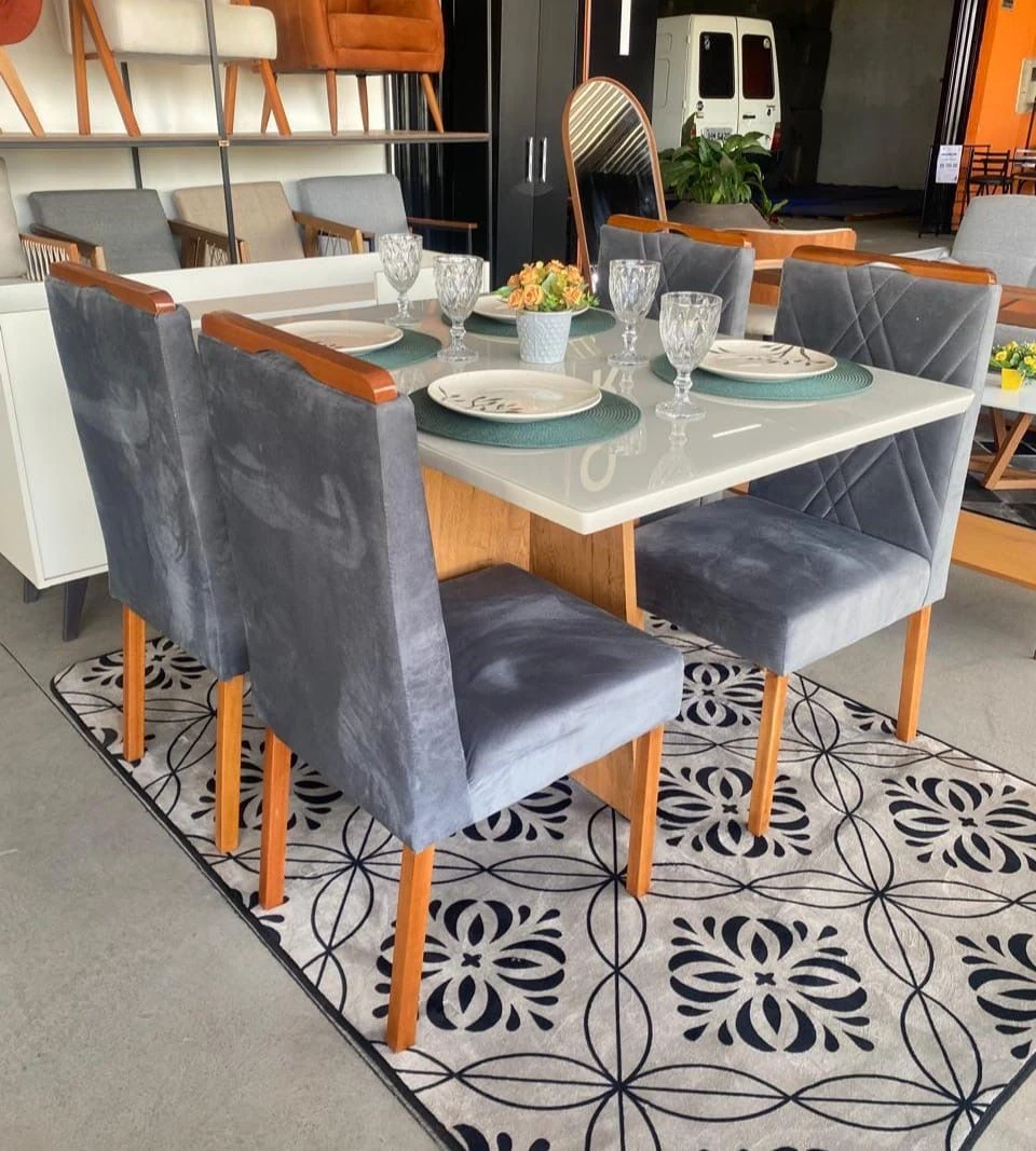 MESA ALICE 120 x 90 C/ 4 CADEIRAS OLGA VELUDO CINZA EM MADEIRA - 1
