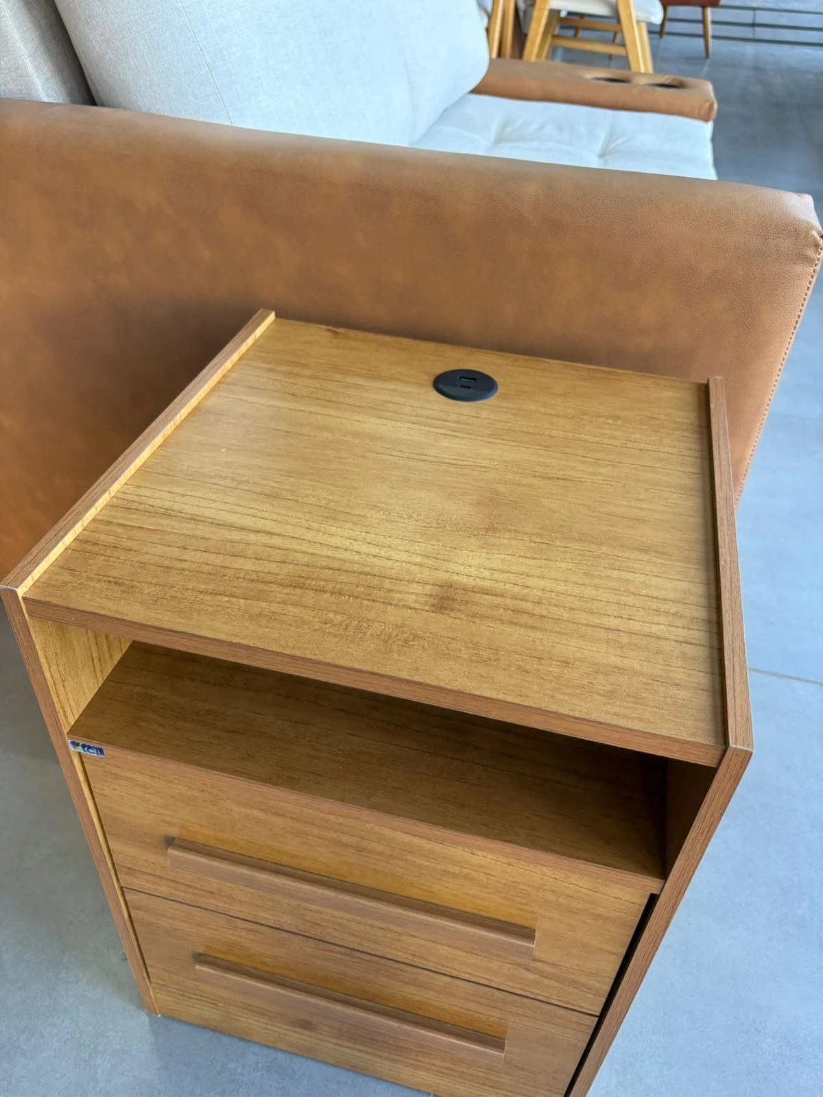 MESA DE CABECEIRA BARCELONA C/ USB - 1