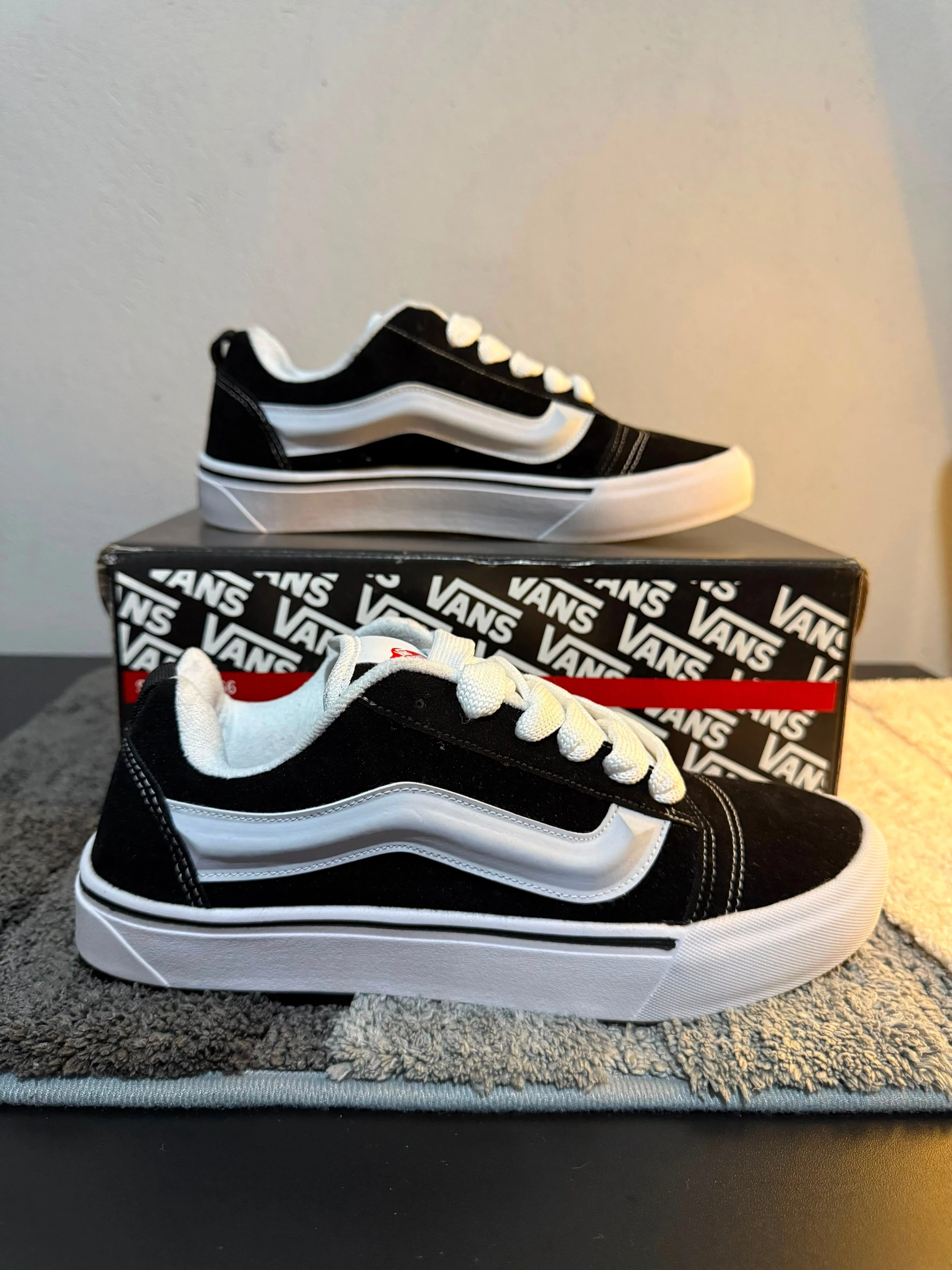 Vans Knu Skool Black White - 2