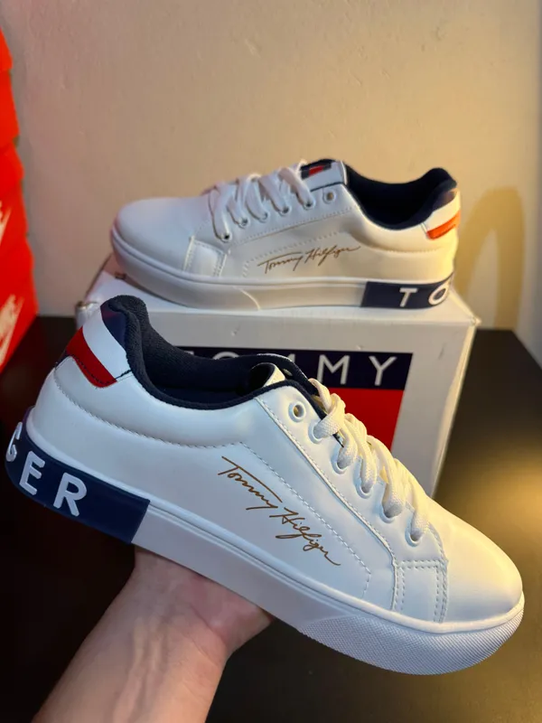 Tommy Hilfiger