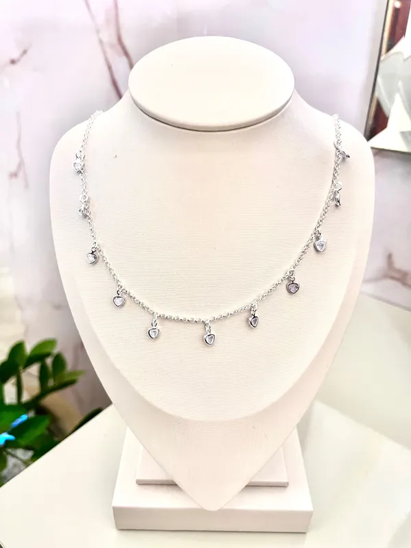 Choker coração pendurado 45cm em prata 925