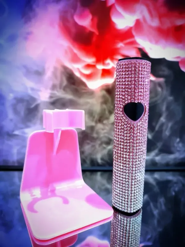 ✨ Mini Lanterna UV formato Coração Com Strass