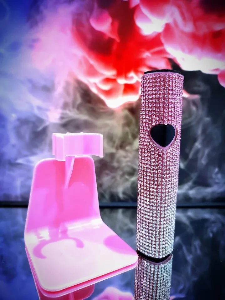 ✨ Mini Lanterna UV formato Coração Com Strass - 1