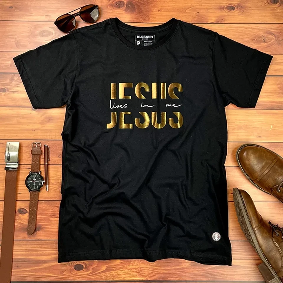 Camiseta Masculina Preta Jesus Lives In Me - 1