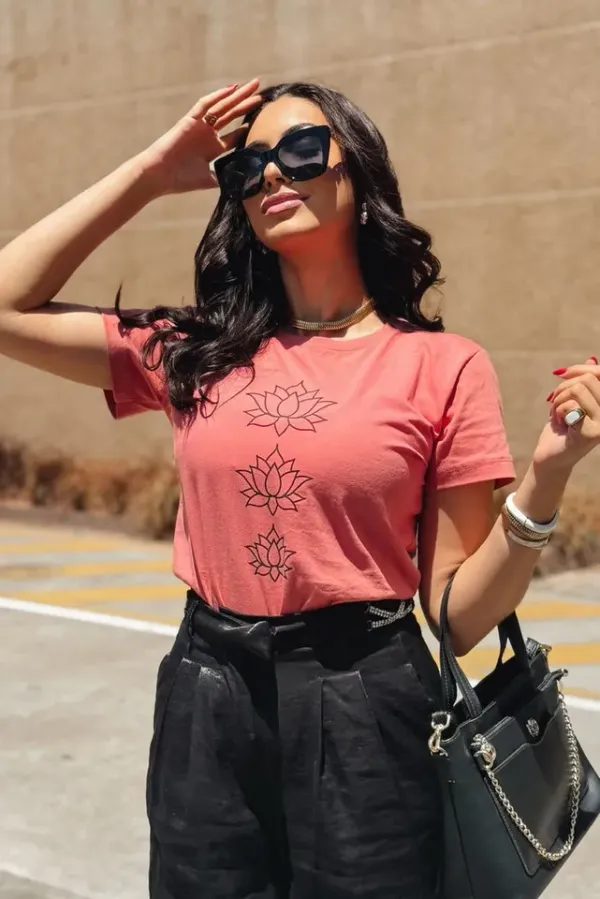T-Shirt Flor de Lótus Coral