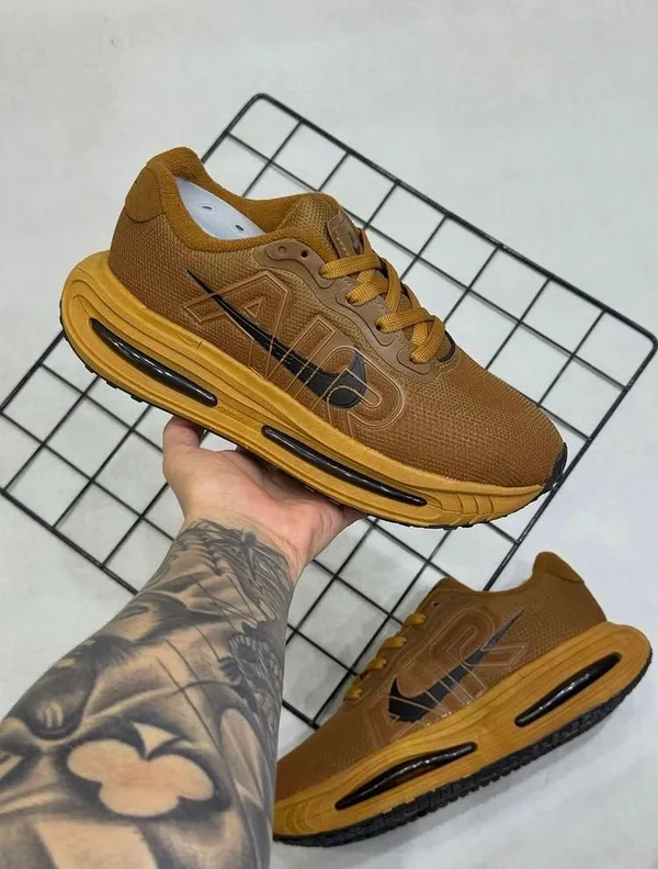 Nike Vomero Premium 