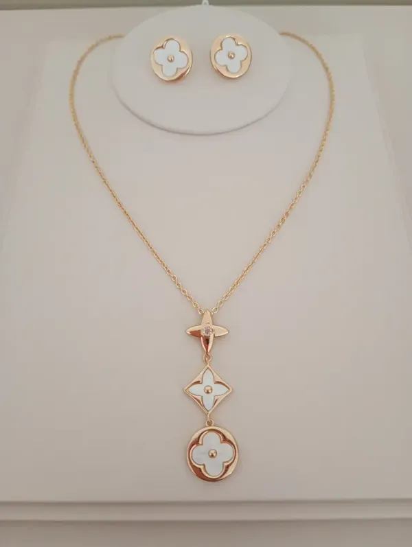 Conjunto VP Brinco e Colar Madre Pérola Gravatinha