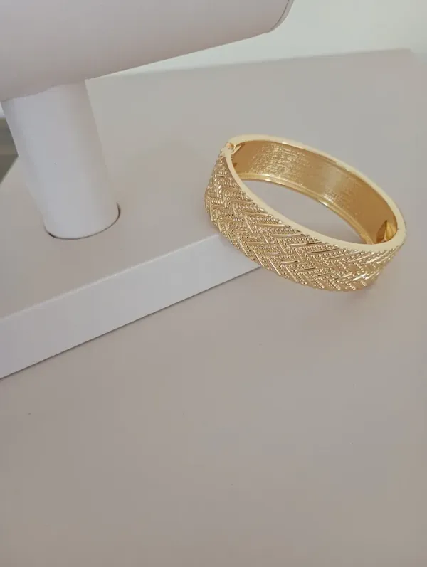 Bracelete VP Detalhado