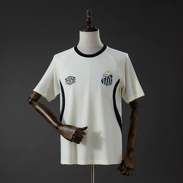 Camisa Santos Treino 26/27 - Torcedor Umbro Masculina - Bege com detalhes em preto