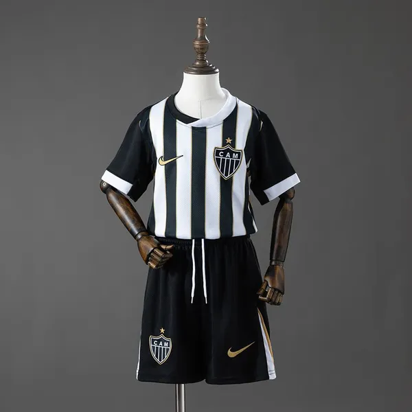 Kit Infantil Atlético Mineiro I 26/27 - Nike - Branco e preto com listras douradas