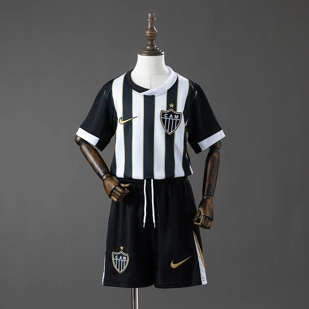 Kit Infantil Atlético Mineiro I 26/27 - Nike - Branco e preto com listras douradas - 1