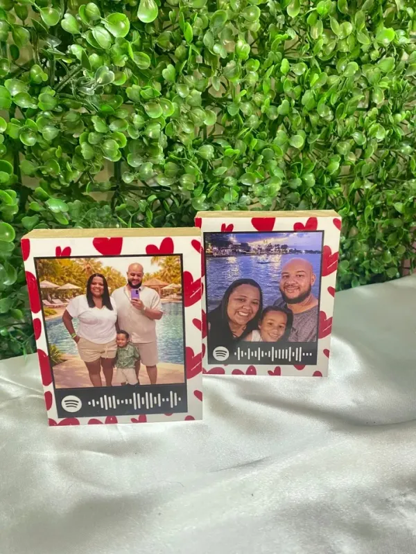 FOTO POLAROID DE MESA COM QR CODE SPOTIFY