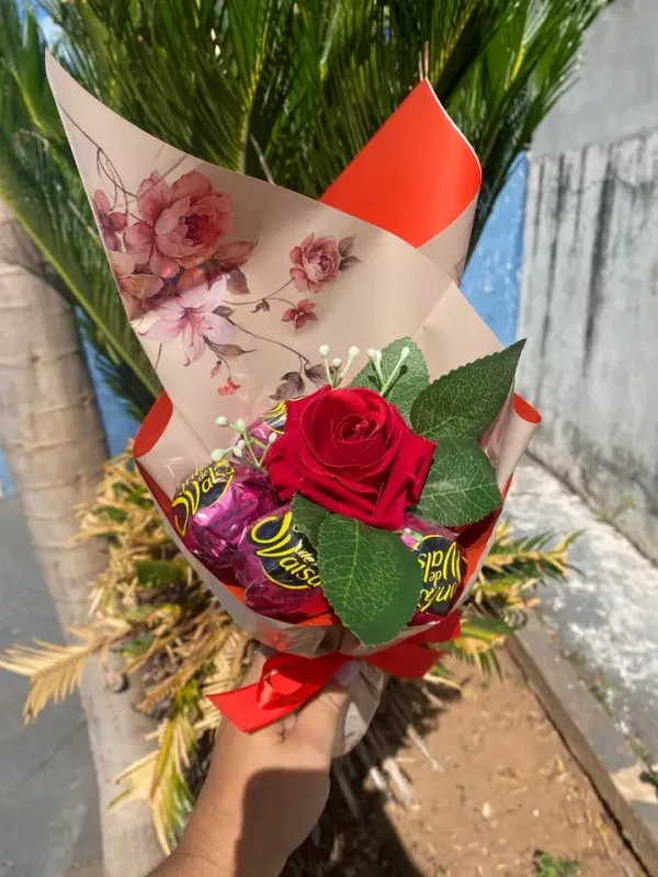 Buque com rosa ou girassol 