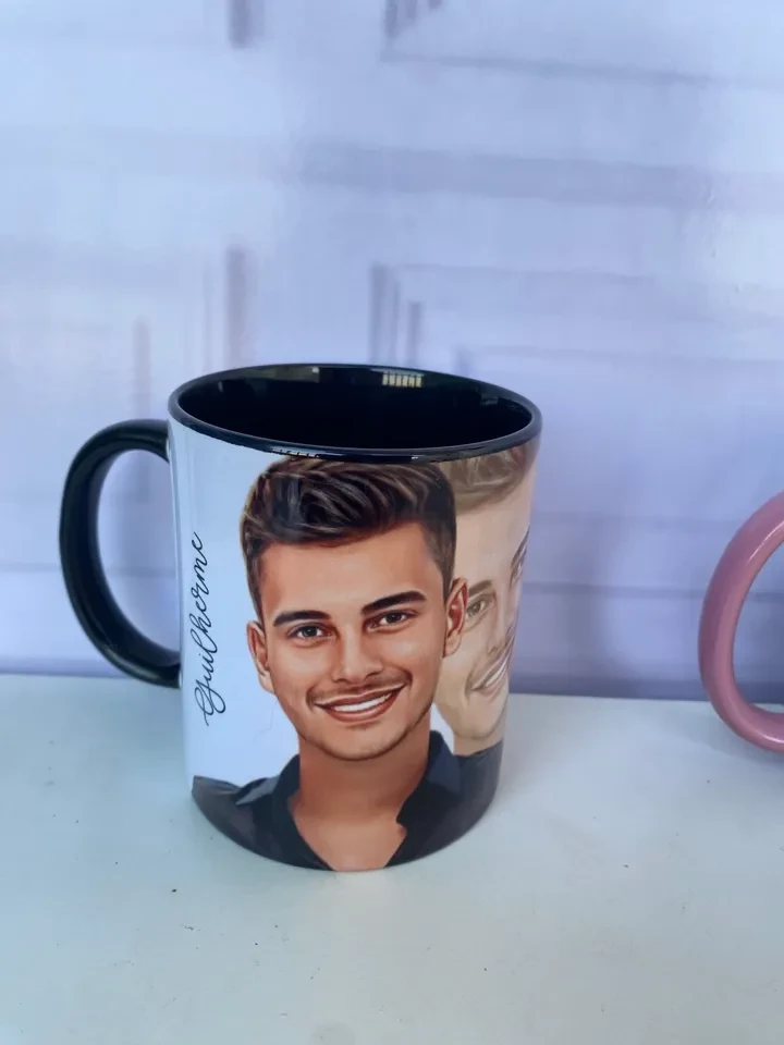 Caneca colorida personalizada  - 1