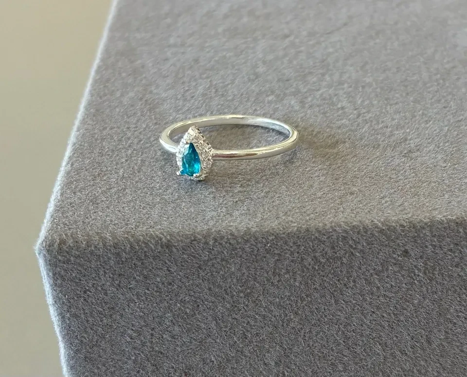 Anel prata gota azul contorno cravejado zircônia (TAM 18) - 3