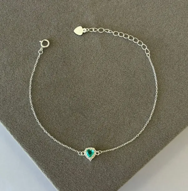 Pulseira prata cartier coração verde claro contorno cravejado zircônia
