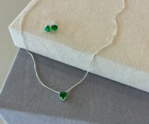 Conjunto galeria coração cristal verde 50 cm