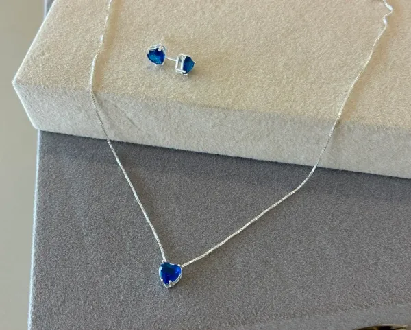 Conjunto galeria coração cristal azul escuro 50 cm